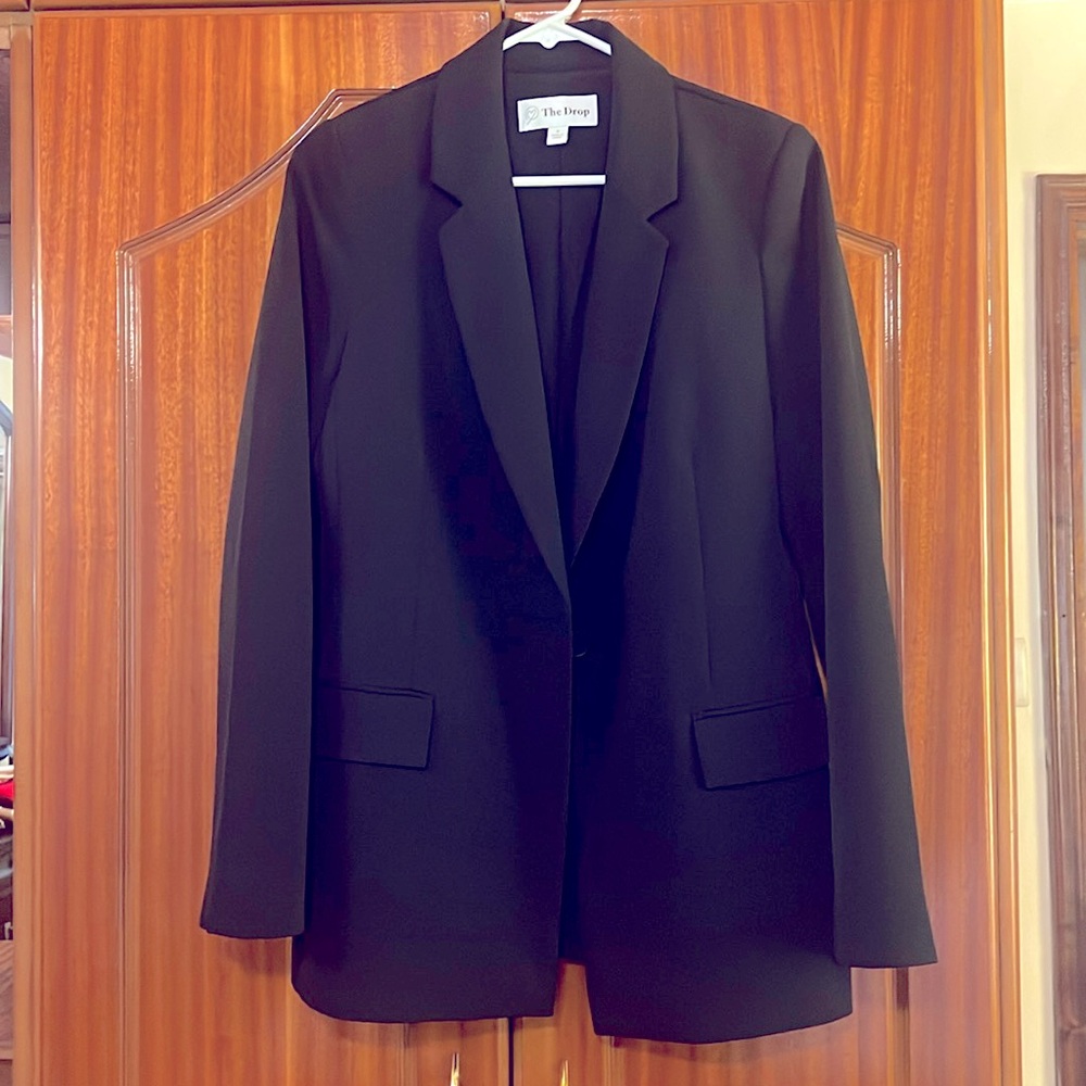 “The Drop”, Size Small Ling Black Blazer